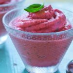 Glace maison à la framboise au yaourt