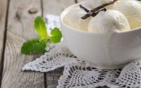Glace à la vanille à base de yaourt maison
